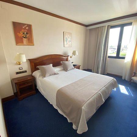 Hotel Villa De Almazan Luaran gambar