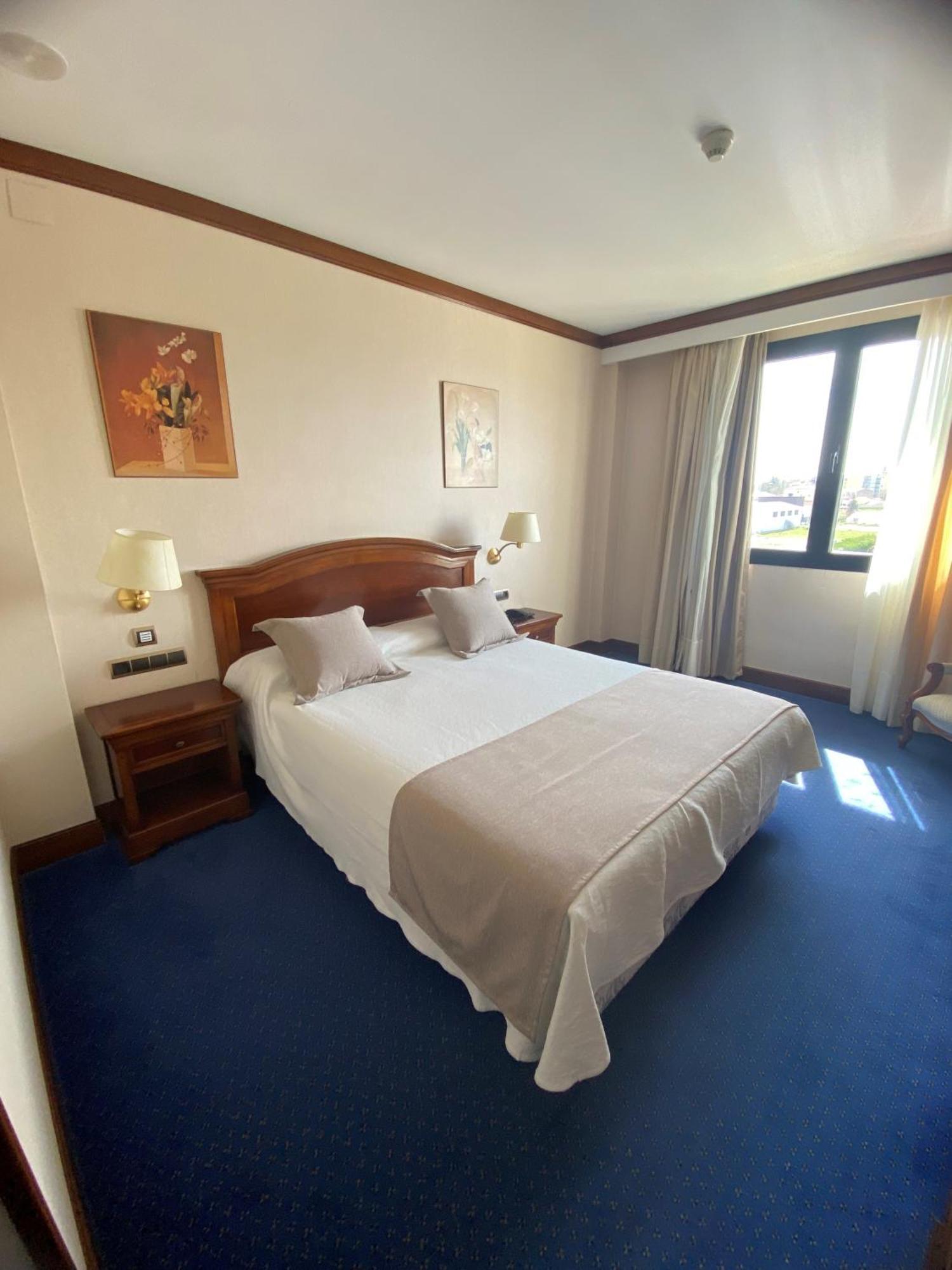 Hotel Villa De Almazan Luaran gambar
