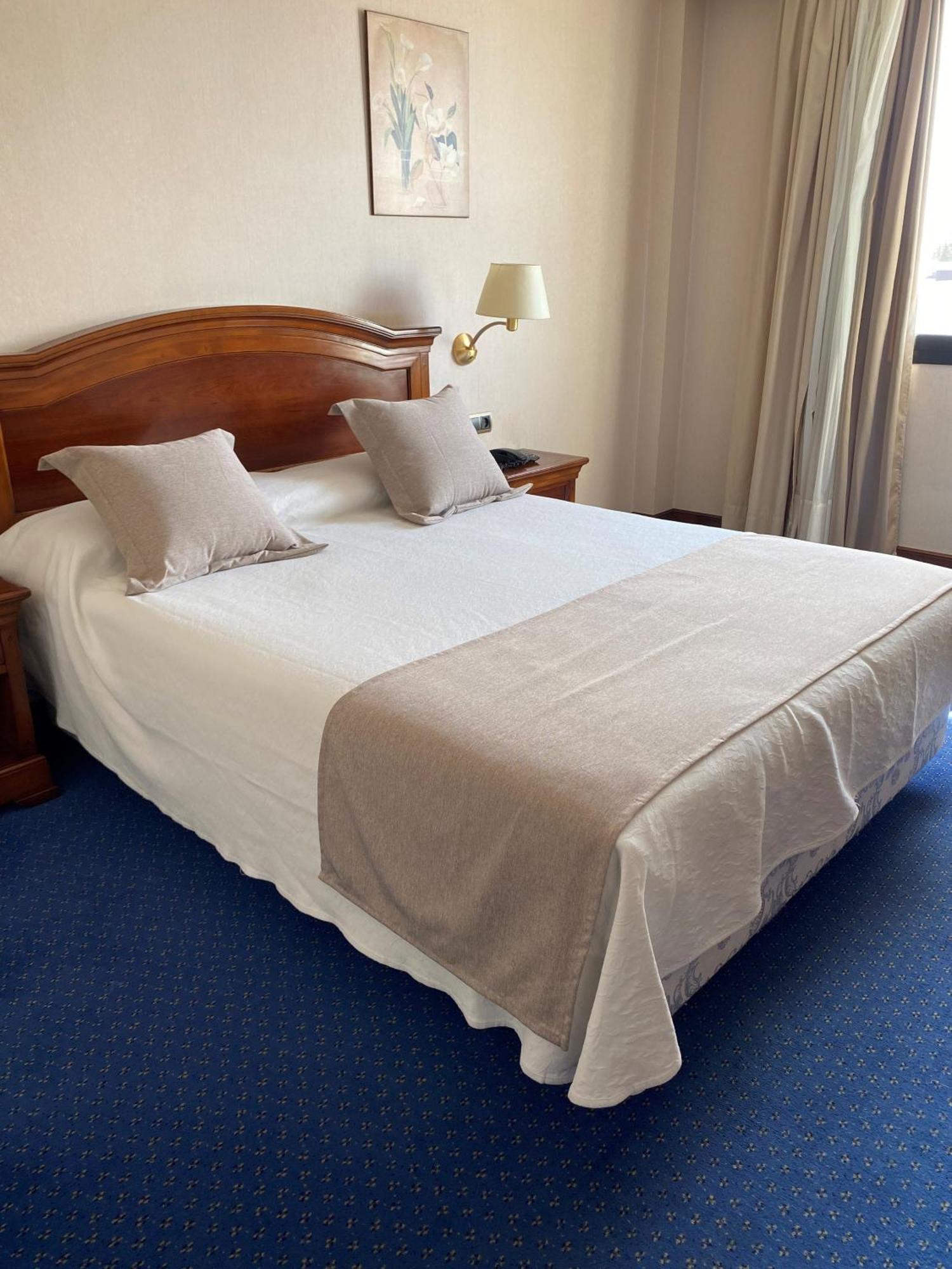Hotel Villa De Almazan Luaran gambar