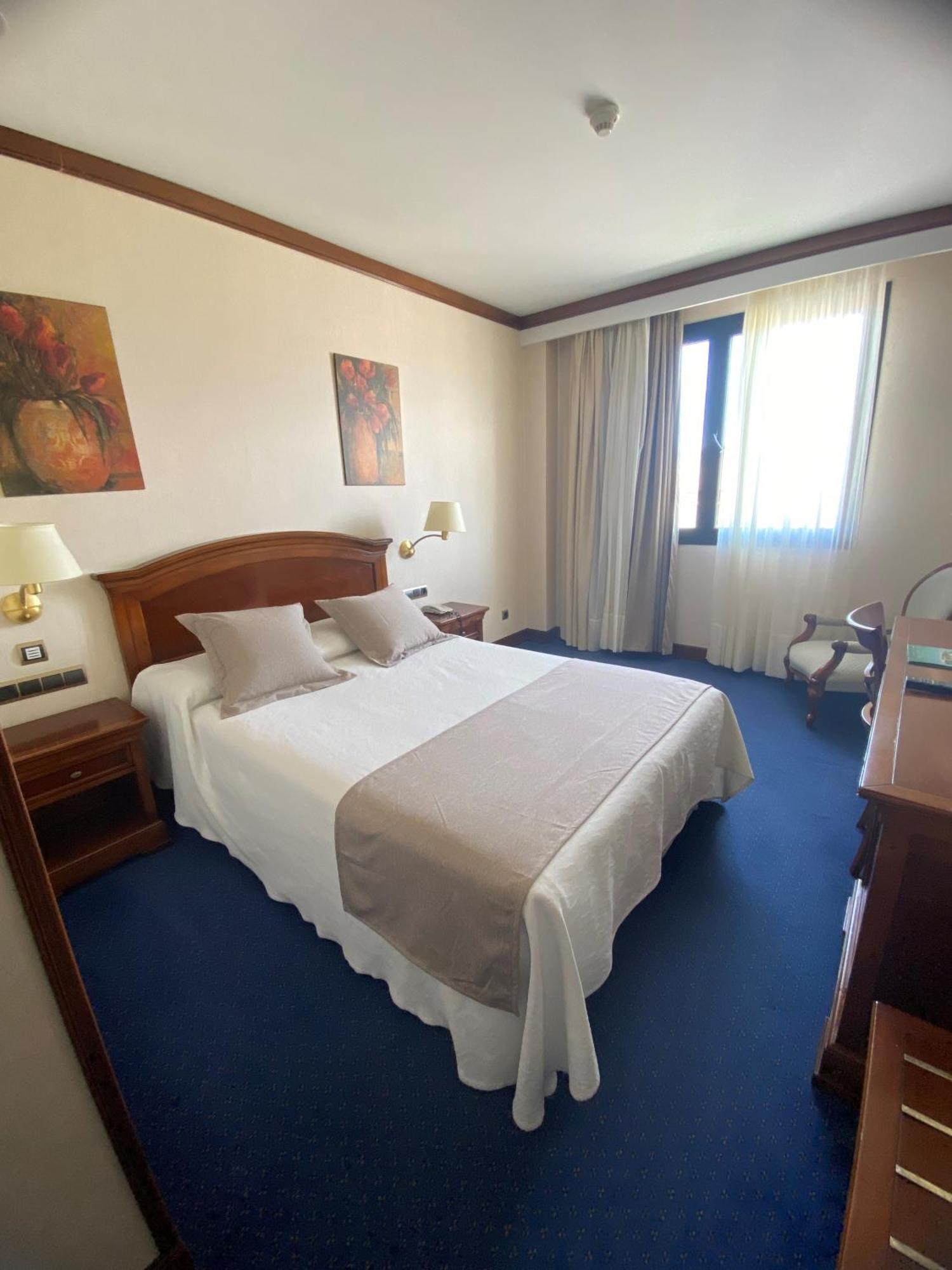 Hotel Villa De Almazan Luaran gambar