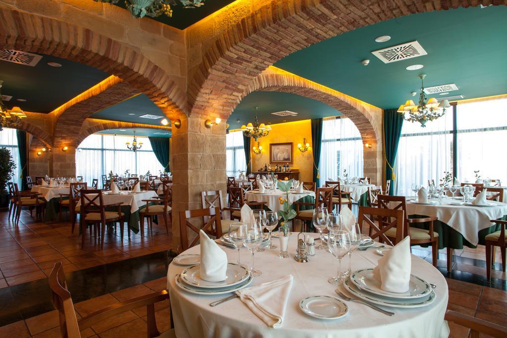Hotel Villa De Almazan Luaran gambar