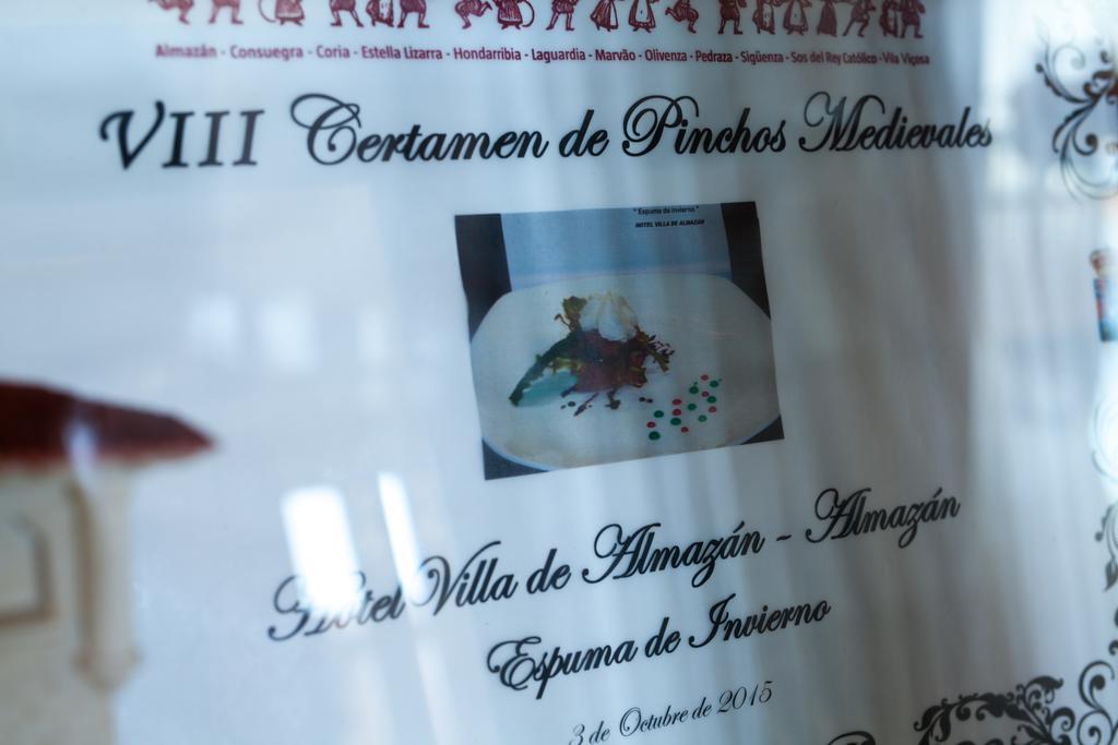 Hotel Villa De Almazan Luaran gambar