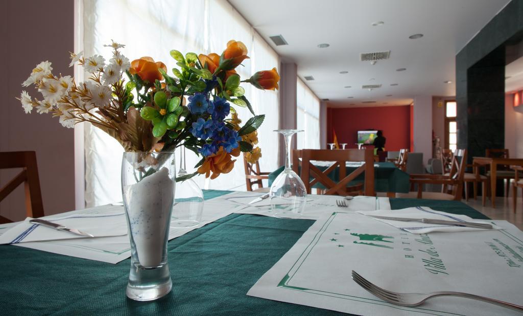 Hotel Villa De Almazan Luaran gambar