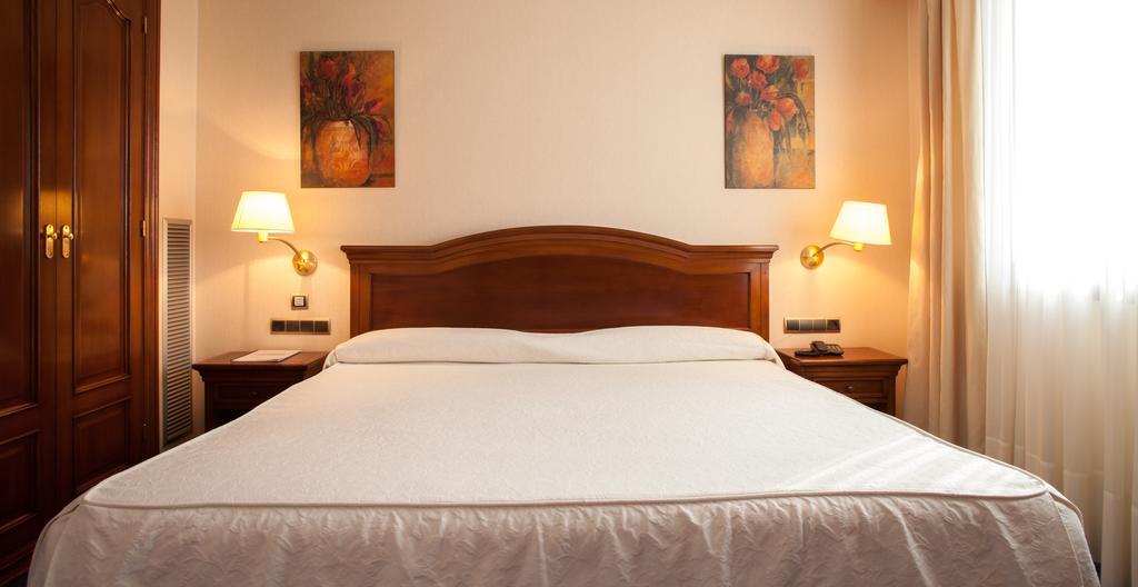 Hotel Villa De Almazan Luaran gambar